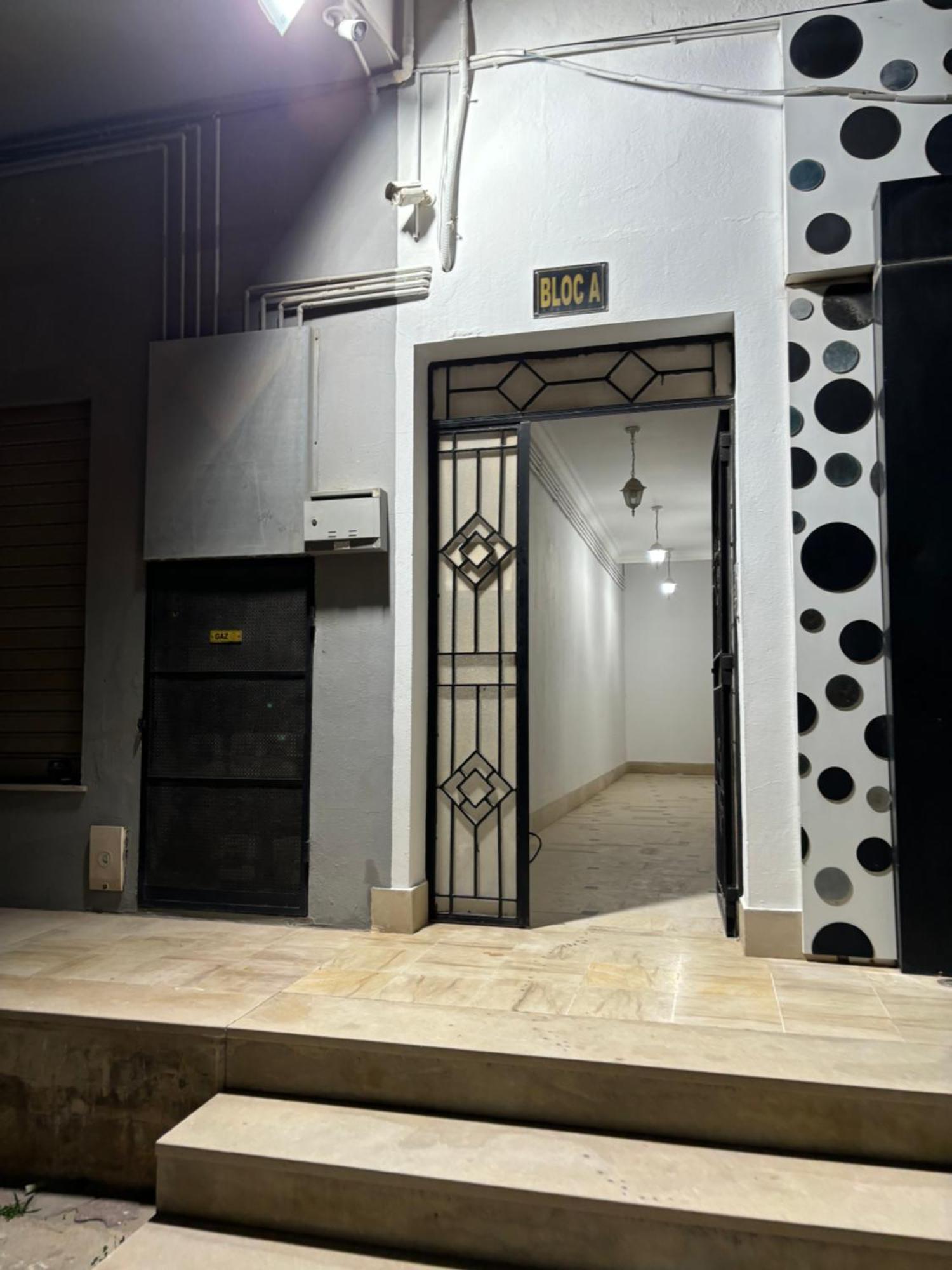 Standing 170 M2 *